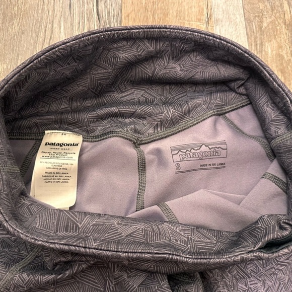 Patagonia Centered Tights in Gray. Women's Size Small - Picture 4 of 7